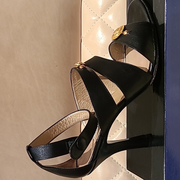 GIANNI VERSACE leather sandals with gold accessories and ankle strap. Size 40 - Picture 12 of 14